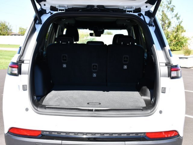 Used 2025 Jeep Grand Cherokee Limited w/ Black Appearance Package image 28