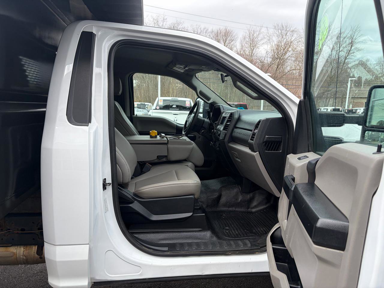 Used 2020 Ford F550 4x4 Regular Cab Super Duty image 34