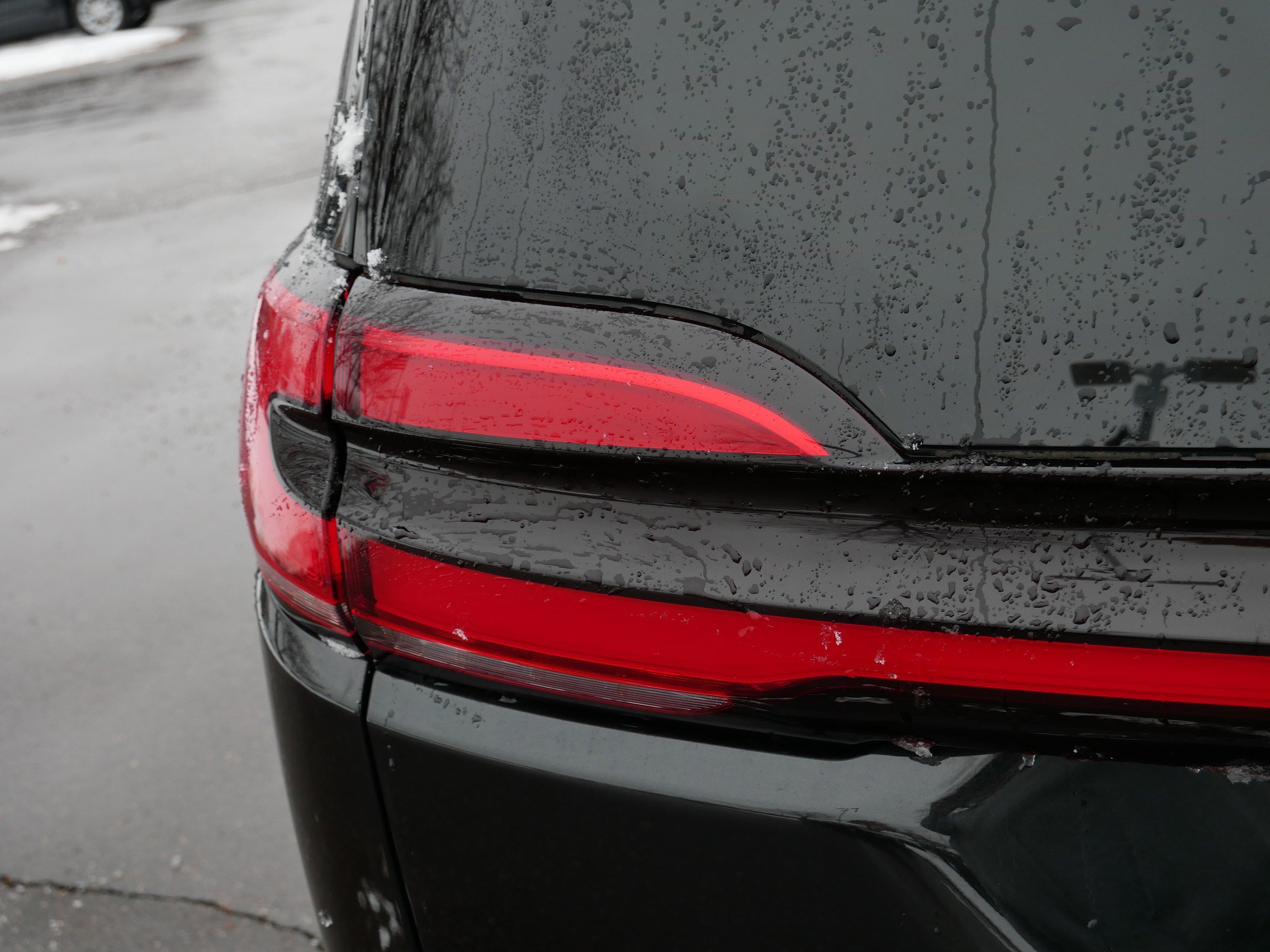 Used 2024 Chrysler Pacifica Limited w/ S Appearance Package image 17