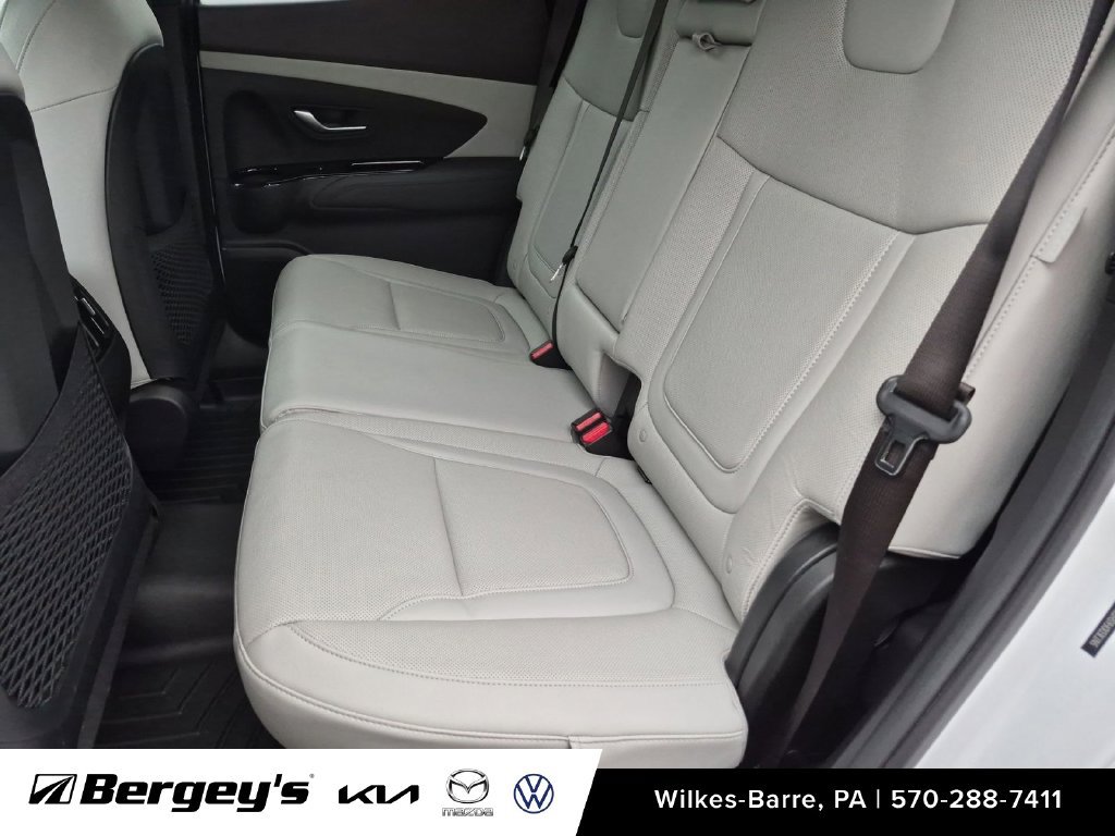 Used 2025 Hyundai Santa Cruz Limited AWD/4WD image 32