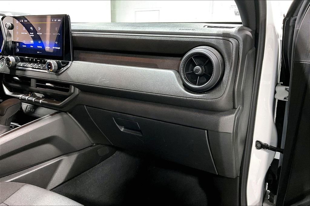 Used 2025 Chevrolet Colorado W/T image 19