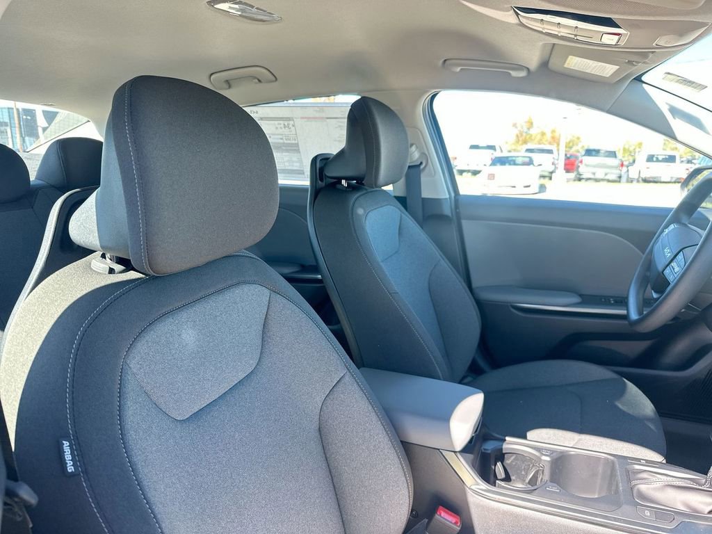 Used 2025 Kia K4 LX image 50