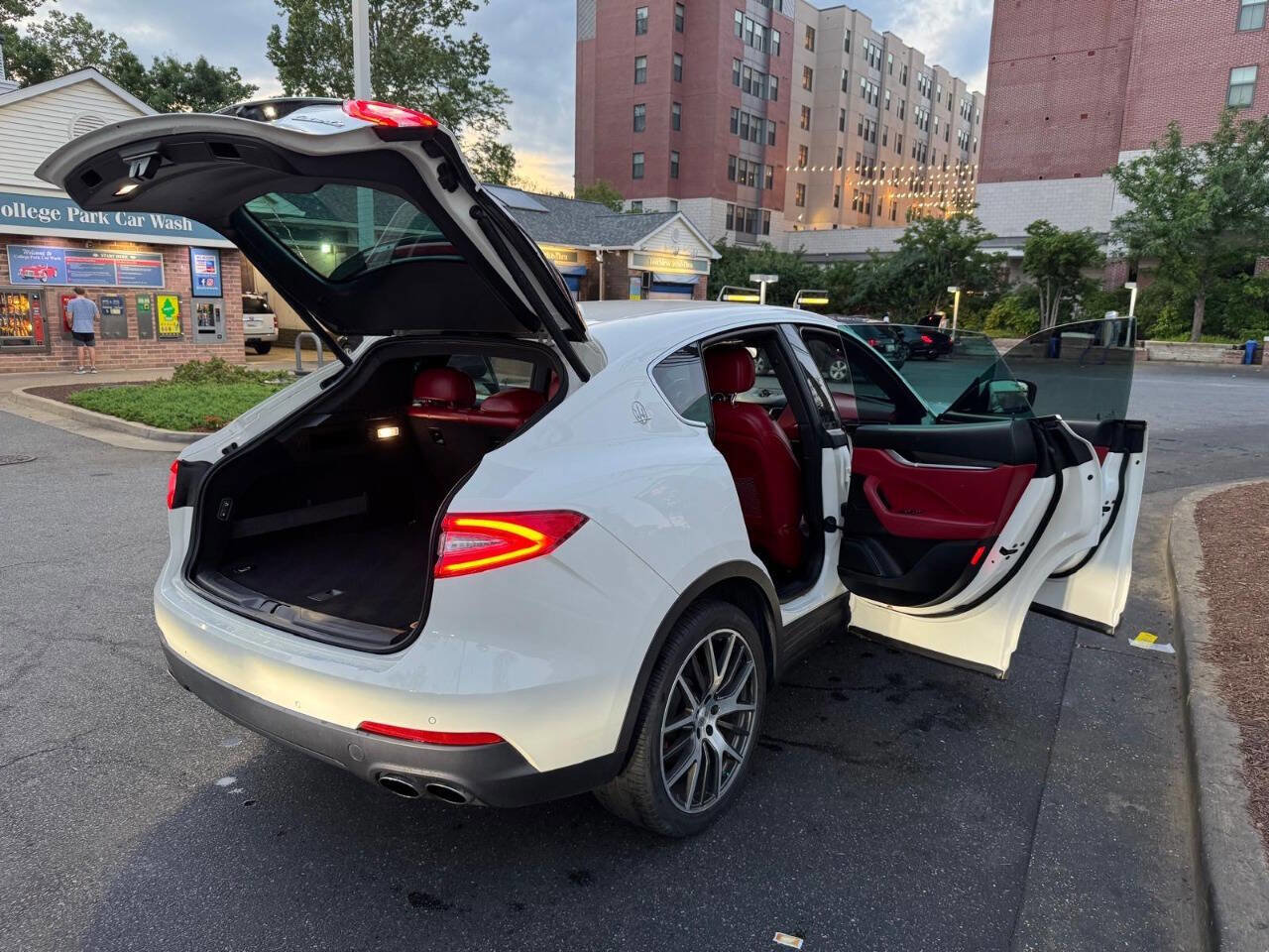 Used 2018 Maserati Levante image 12