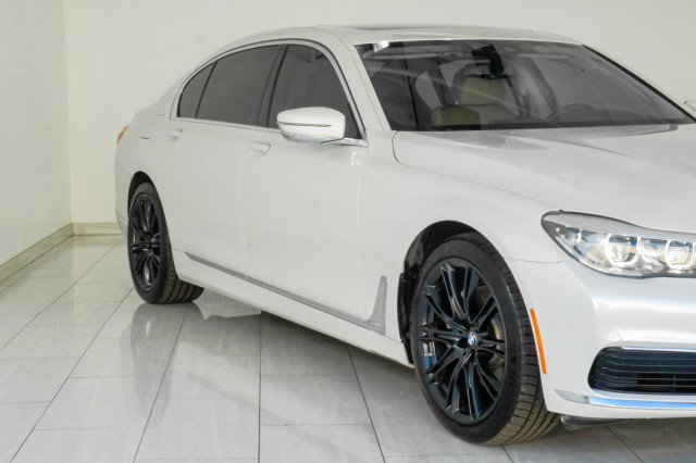 Used 2019 BMW 740i w/ Executive Package RWD image 66