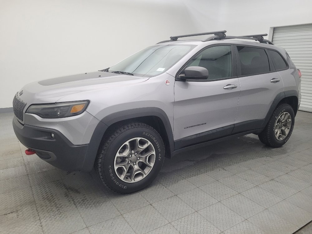 Used 2020 Jeep Cherokee Trailhawk image 2