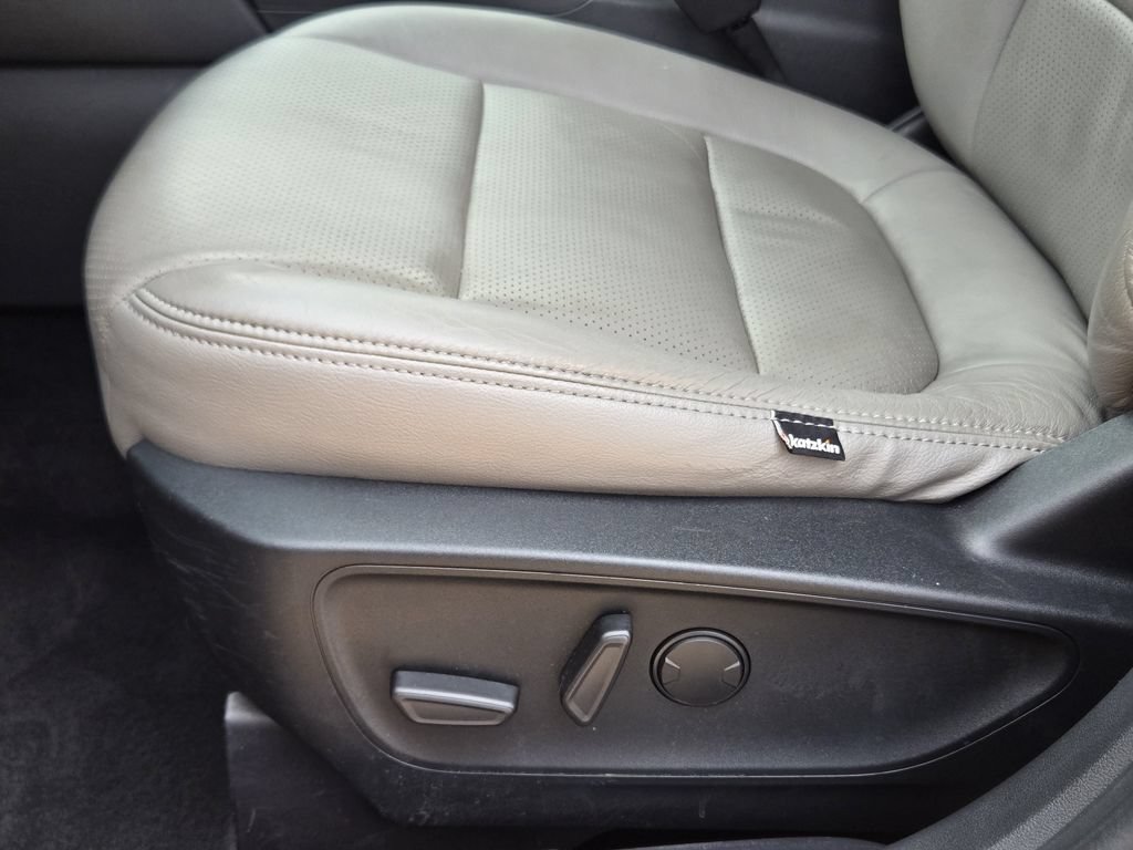 Used 2020 Ford Escape SE FWD image 32