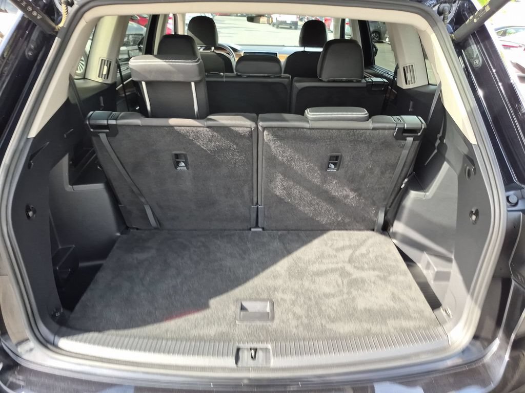 Used 2025 Volkswagen Atlas SE FWD image 29