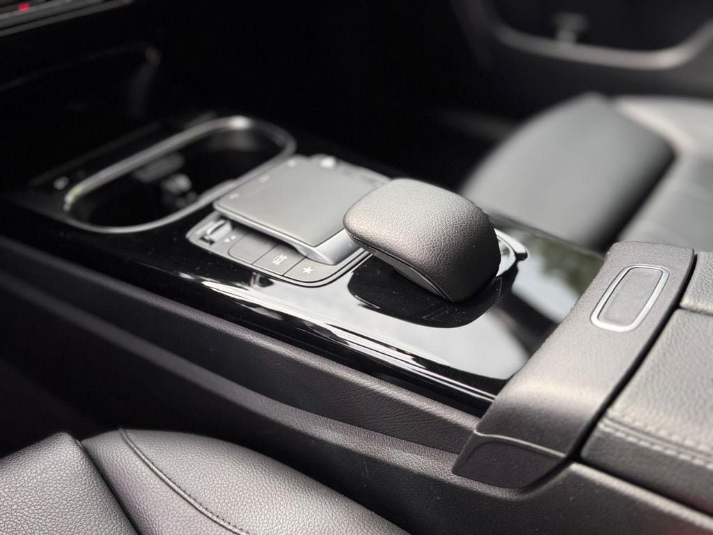 Used 2022 Mercedes-Benz CLA 250 4MATIC w/ Premium Package image 18