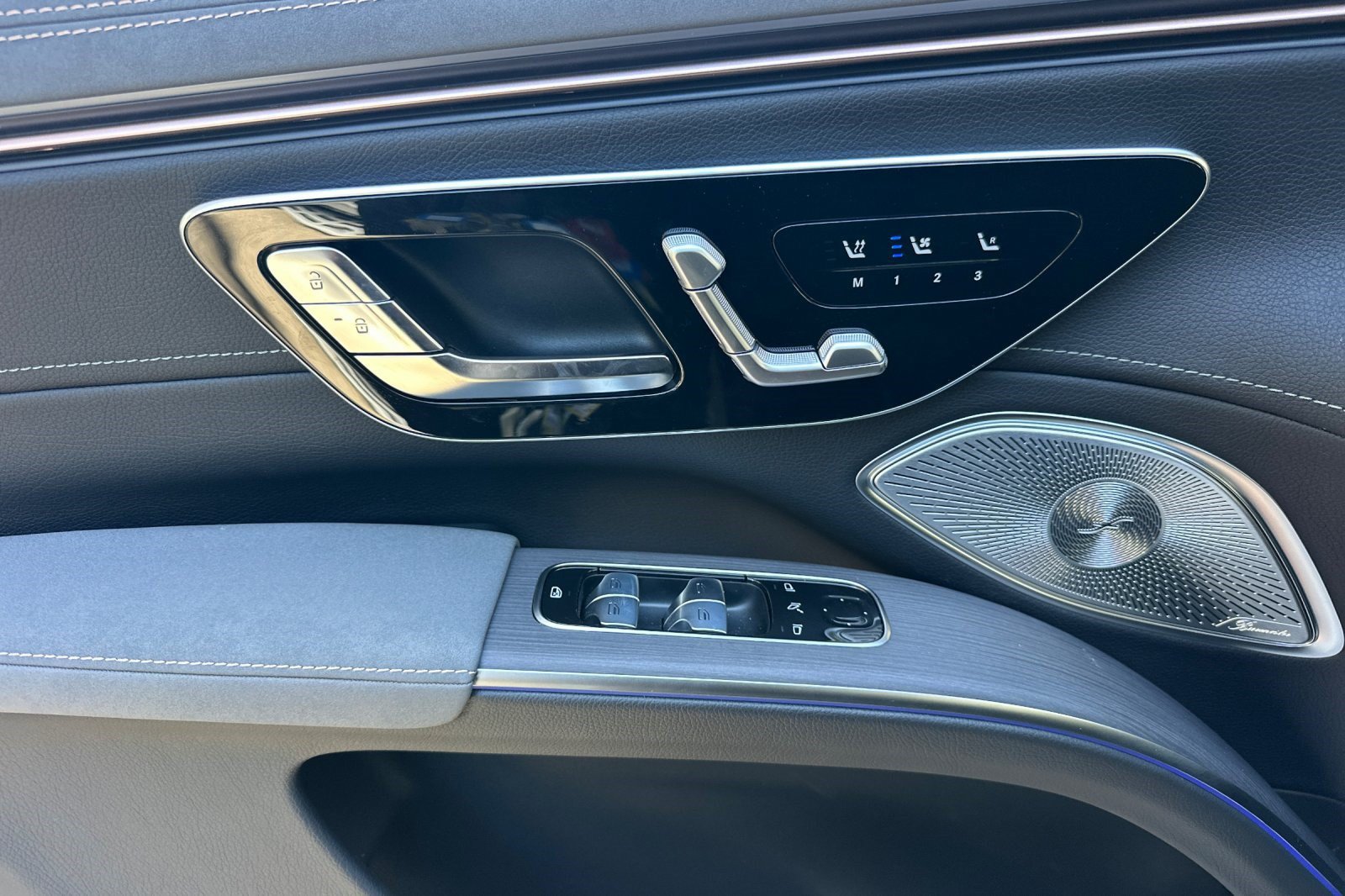New 2026 Mercedes-Benz EQS 550 4MATIC SUV image 14