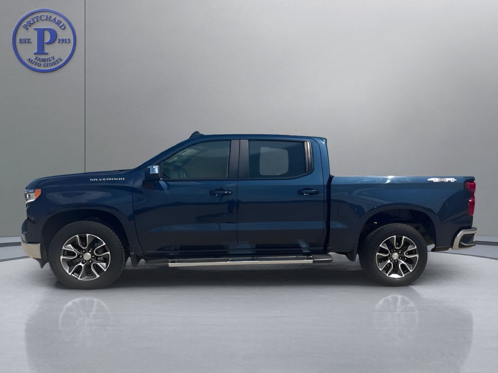 Used 2023 Chevrolet Silverado 1500 LT AWD/4WD image 12