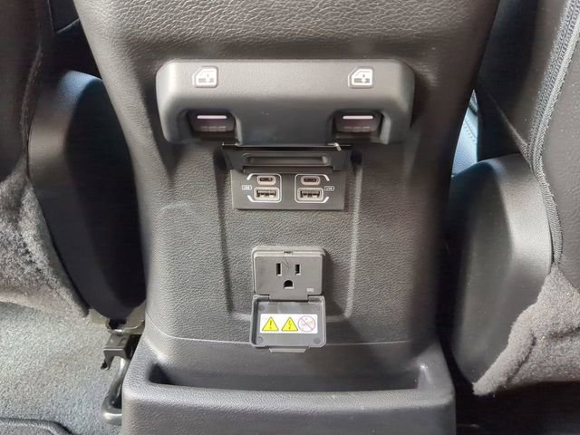 Used 2023 Jeep Wrangler Unlimited Sahara AWD/4WD image 16