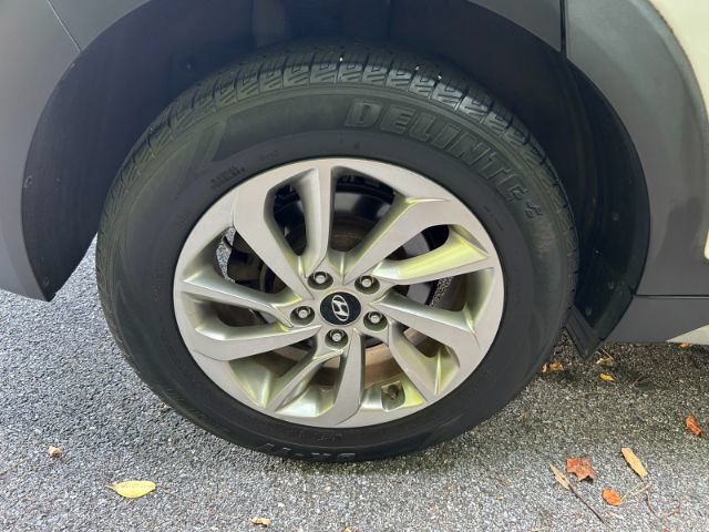 Used 2017 Hyundai Tucson SE Plus AWD/4WD image 35