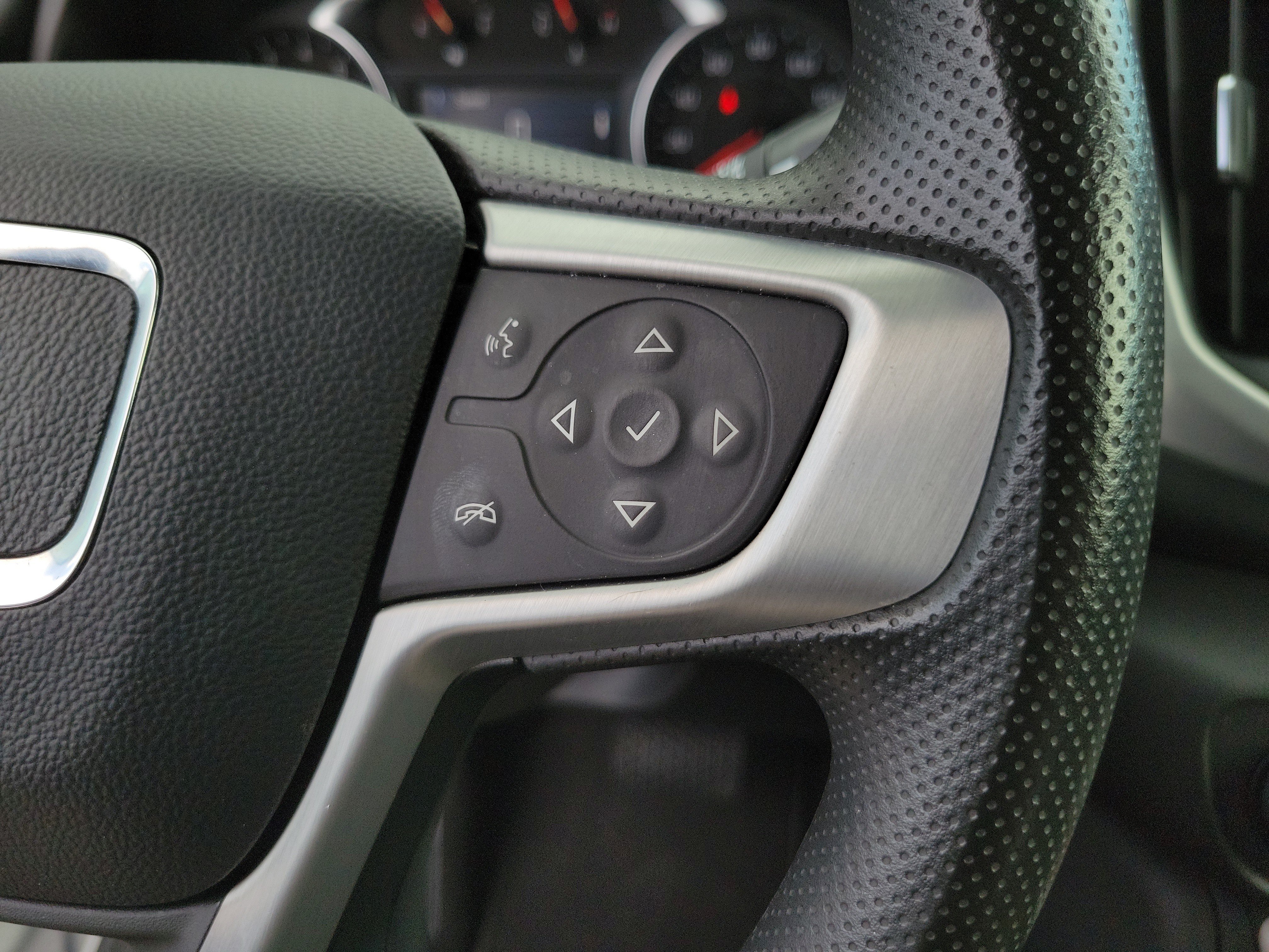 Used 2024 GMC Terrain SLE FWD image 25