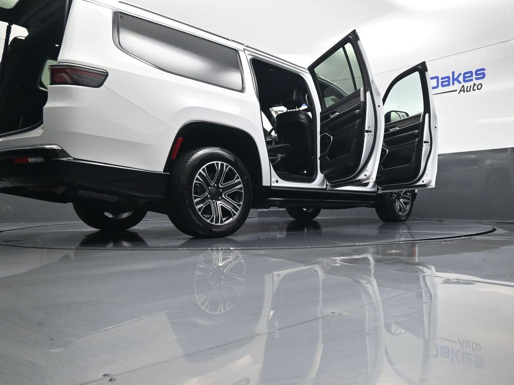 Used 2024 Jeep Wagoneer L Series II w/ Flexible Seating Group image 63