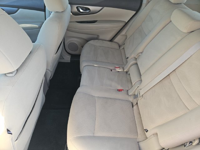 Used 2016 Nissan Rogue SV AWD/4WD image 29