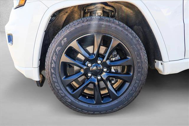 Used 2021 Jeep Grand Cherokee Laredo X AWD/4WD image 9