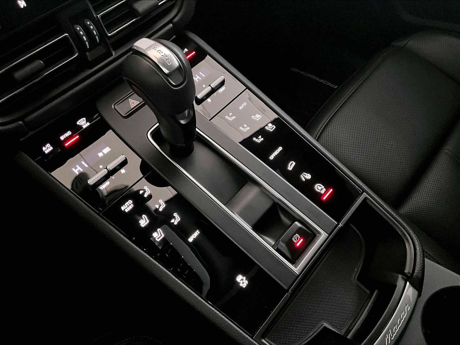 Used 2025 Porsche Macan image 20