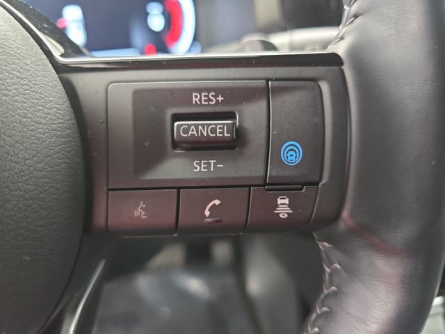 Used 2024 Nissan Pathfinder Platinum image 40