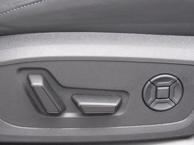 Used 2025 Audi Q6 e-tron Prestige AWD/4WD image 22