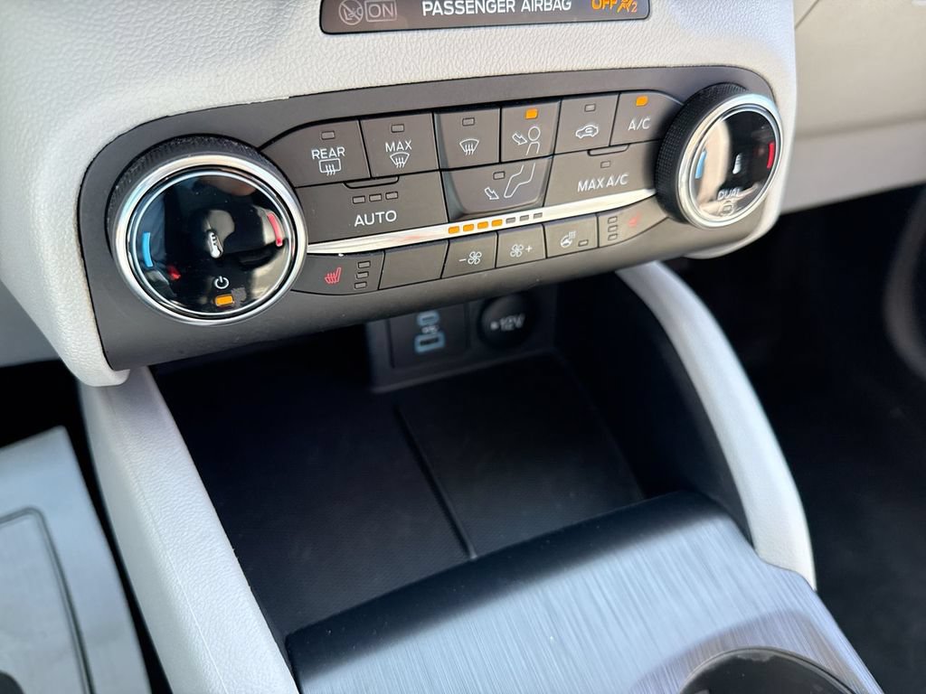 Used 2023 Ford Escape Active w/ Cold Weather Package FWD image 18