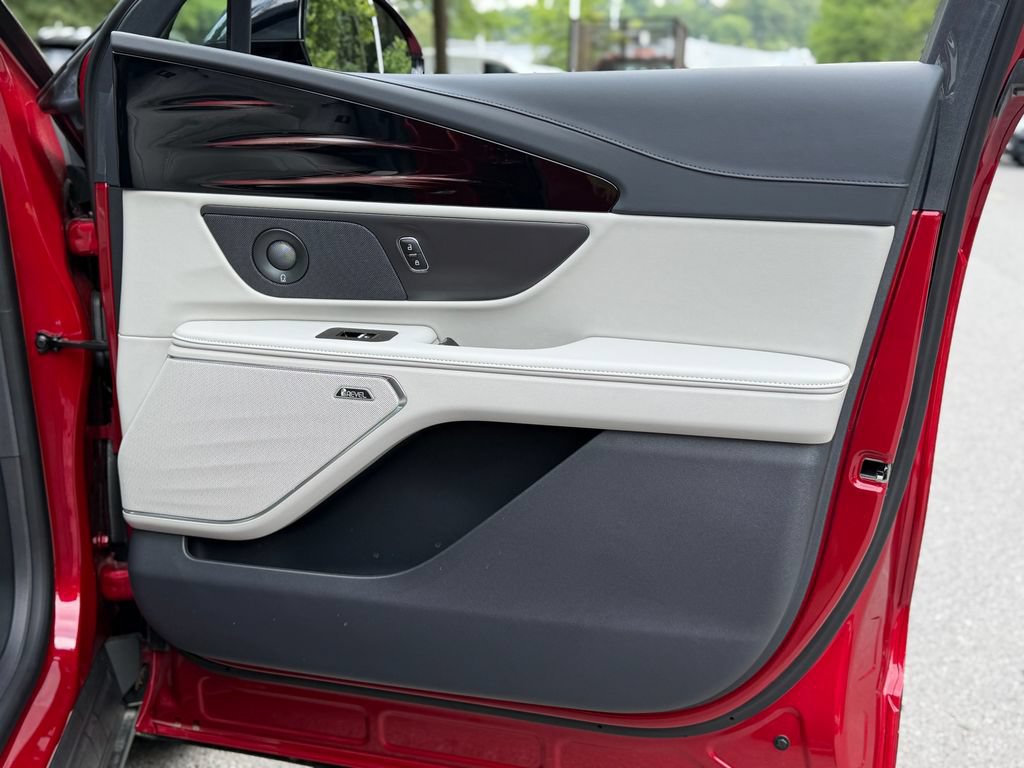 New 2026 Lincoln Nautilus Reserve w/ Jet Appearance Package AWD/4WD image 7