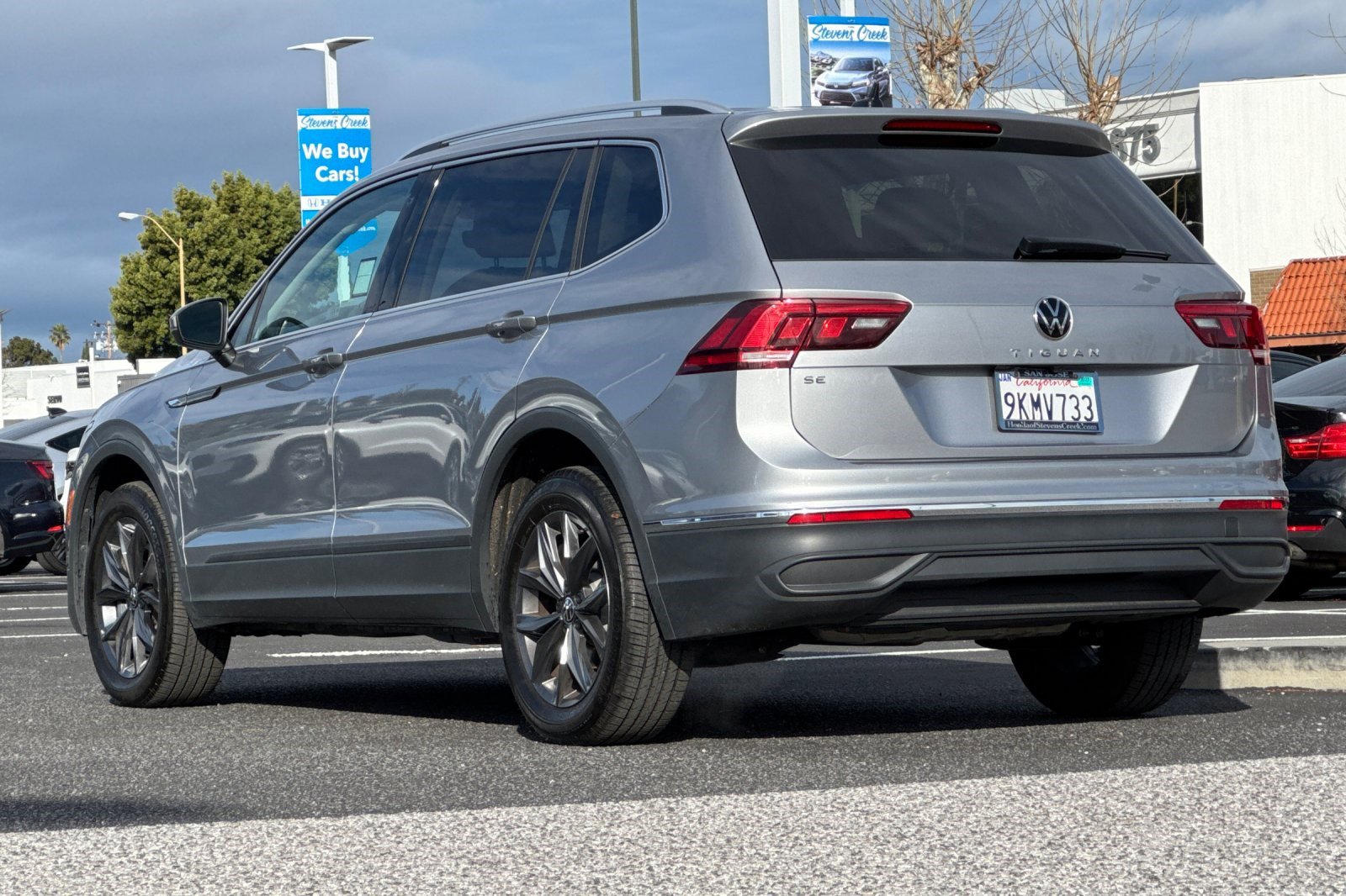 Used 2024 Volkswagen Tiguan SE image 3