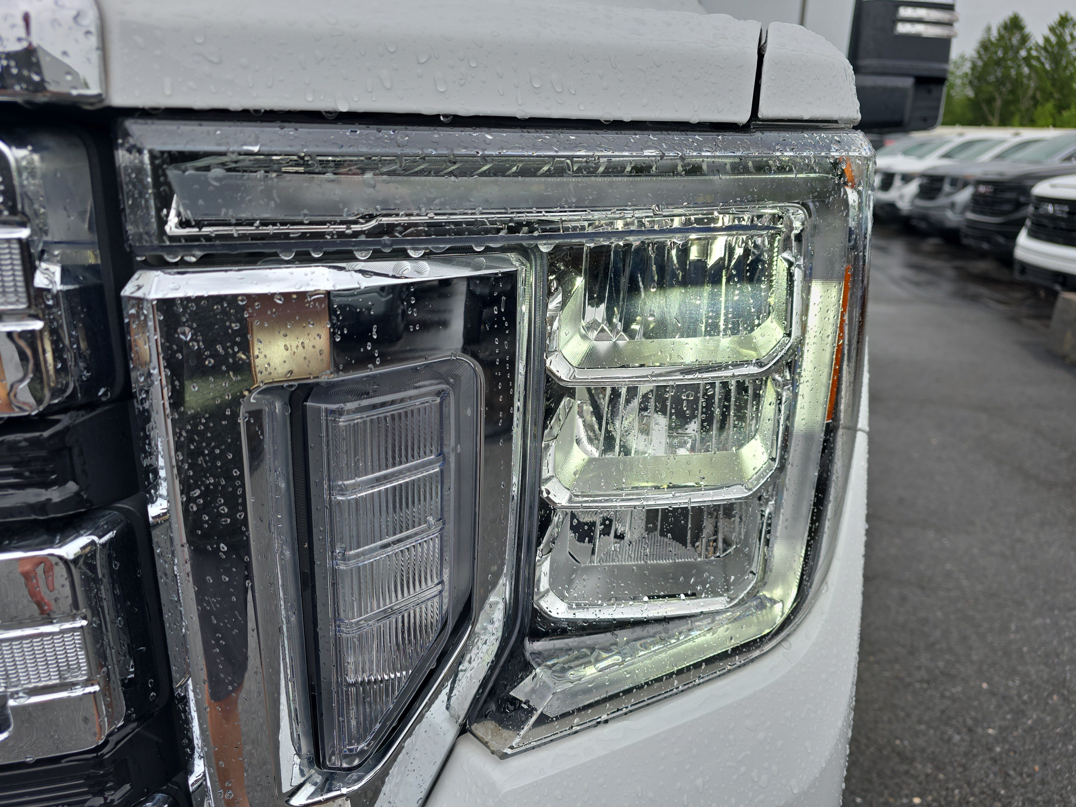 Used 2022 GMC Sierra 2500 SLT w/ SLT Premium Package AWD/4WD image 10