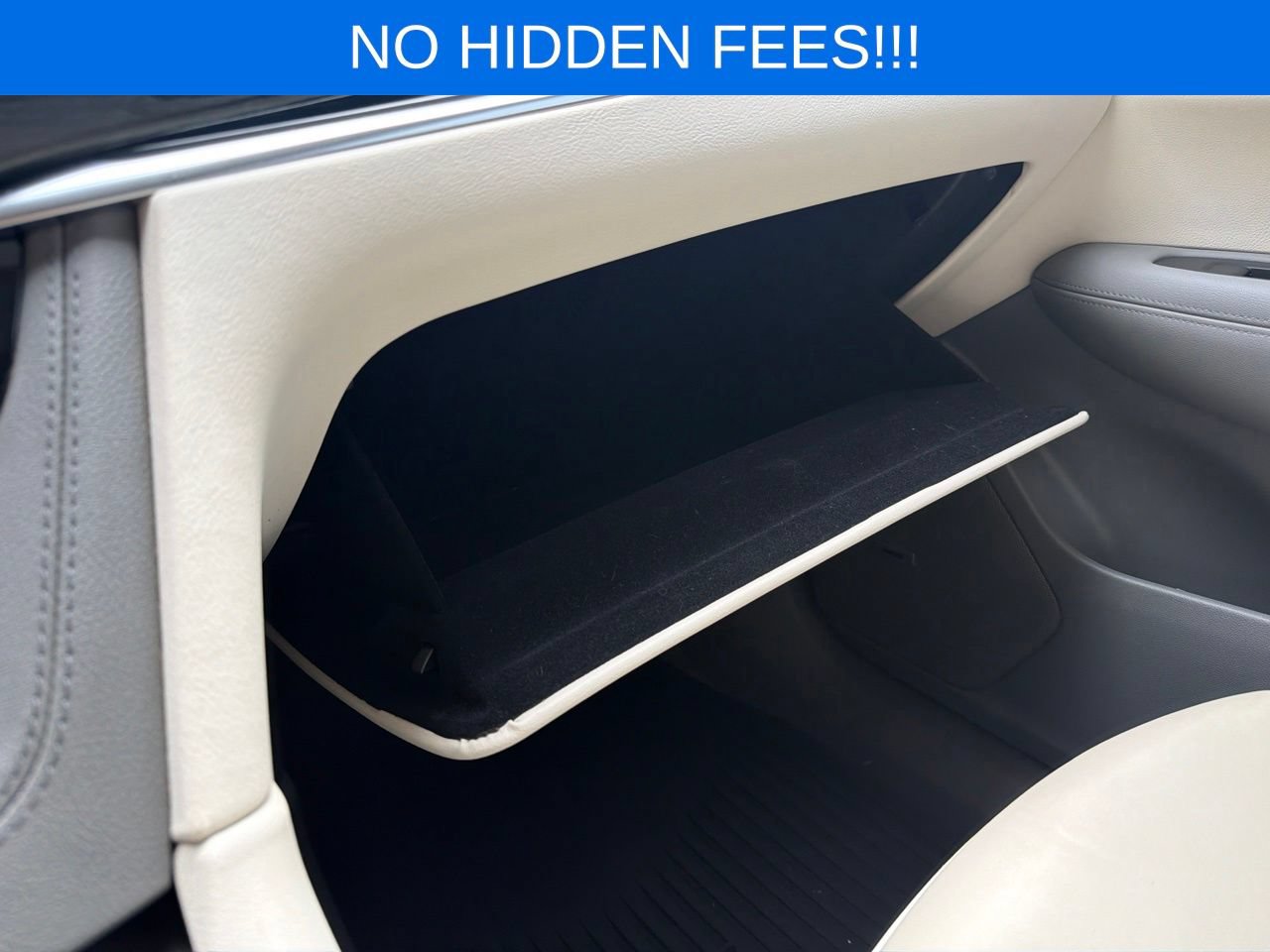 Used 2025 Cadillac XT6 Premium Luxury w/ LPO, Floor Liner Package FWD image 22