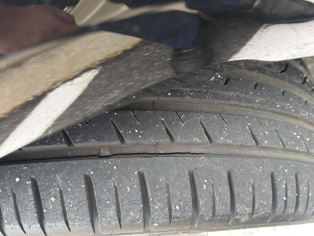 Used 2004 Chrysler Crossfire Coupe image 31