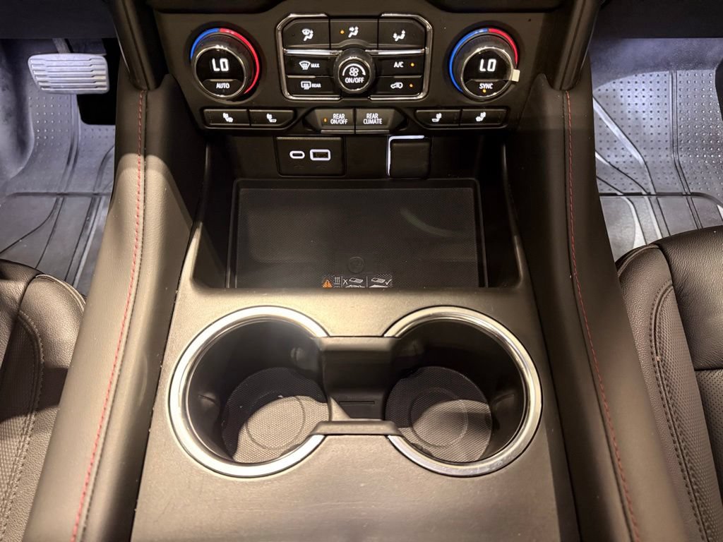 Used 2024 Chevrolet Suburban RST w/ Luxury Package AWD/4WD image 27