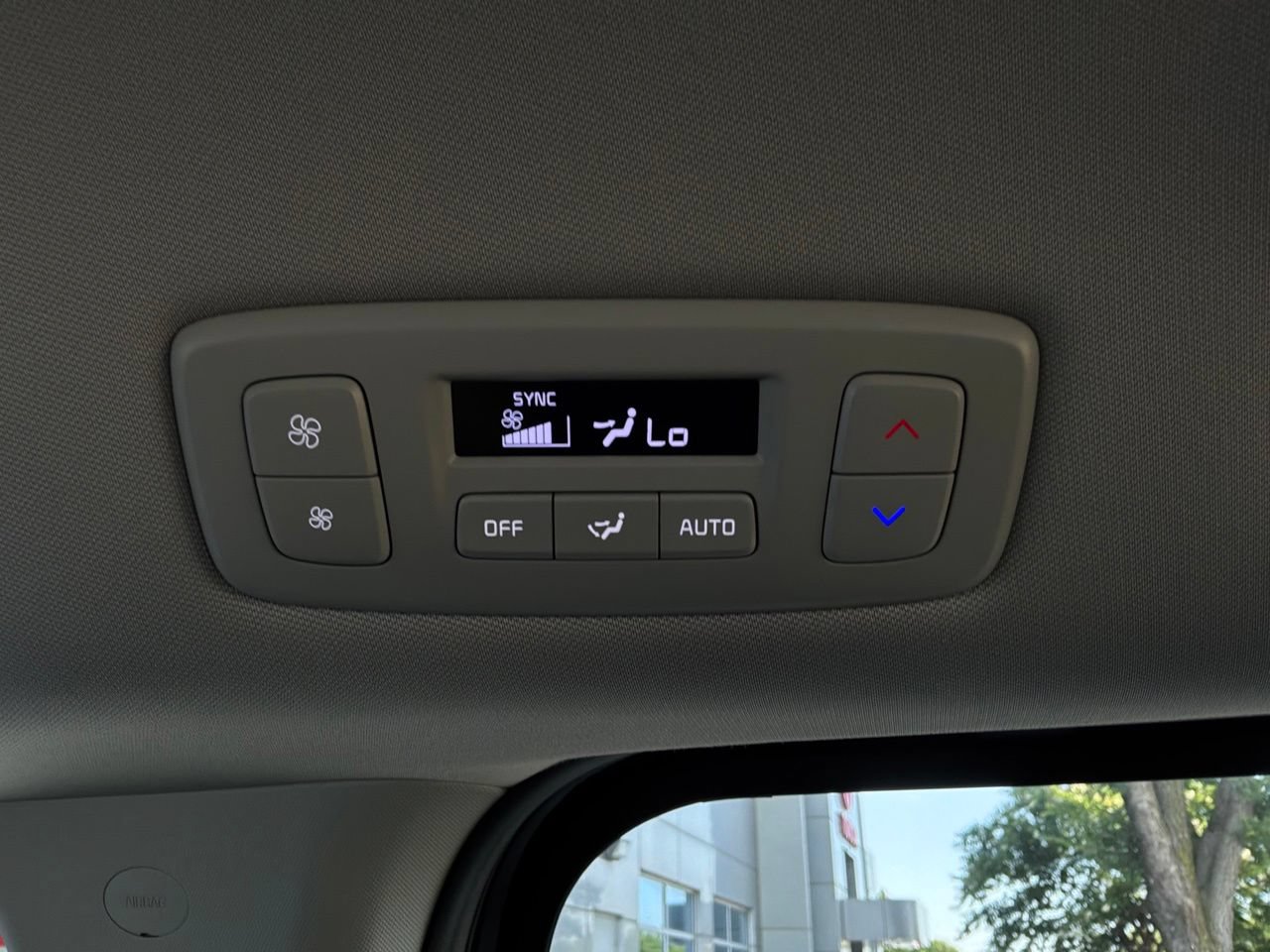 Used 2026 Kia Carnival FWD image 14