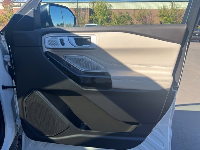 Used 2023 Ford Explorer Platinum w/ Technology Package image 10