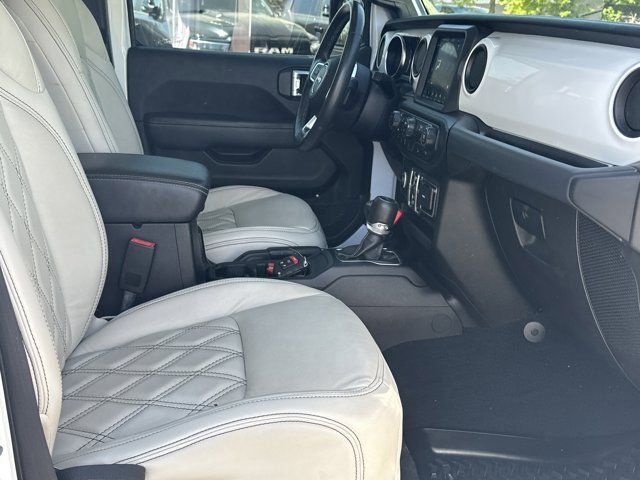 Used 2019 Jeep Wrangler Unlimited Sahara w/ Uconnect 4C Nav & Sound Group AWD/4WD image 17