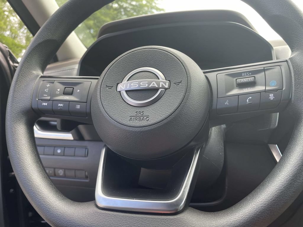 Used 2023 Nissan Rogue SV AWD/4WD image 28