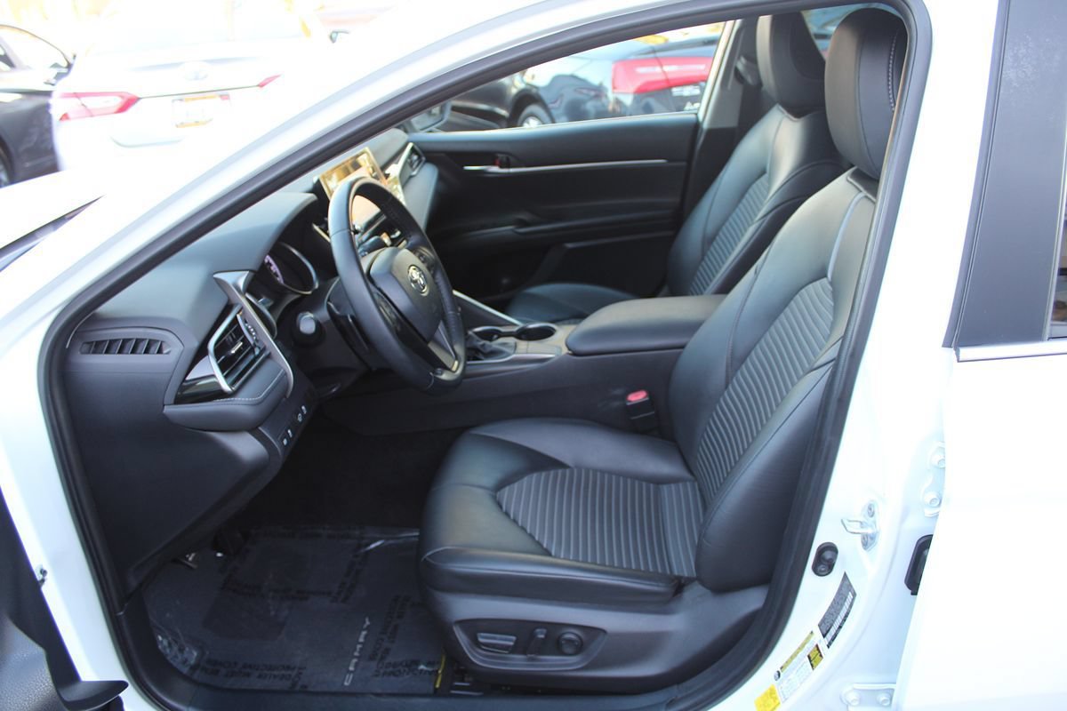 Used 2022 Toyota Camry SE w/ Carpet Mat Package (TMS) FWD image 19