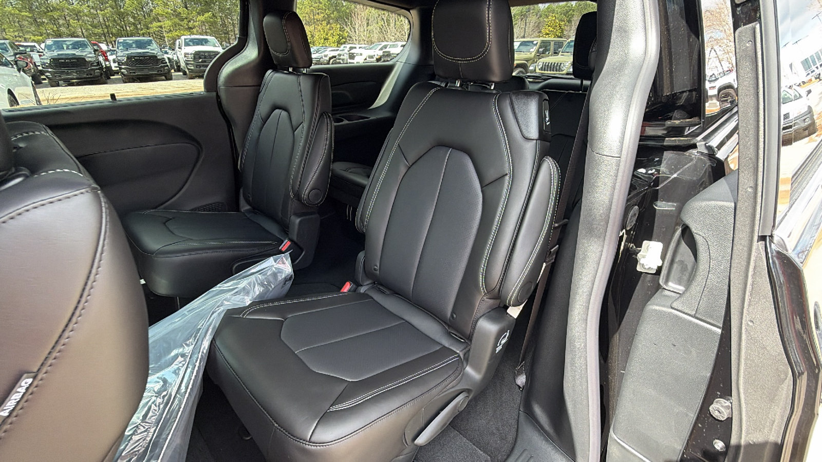 New 2026 Chrysler Pacifica Select FWD image 18