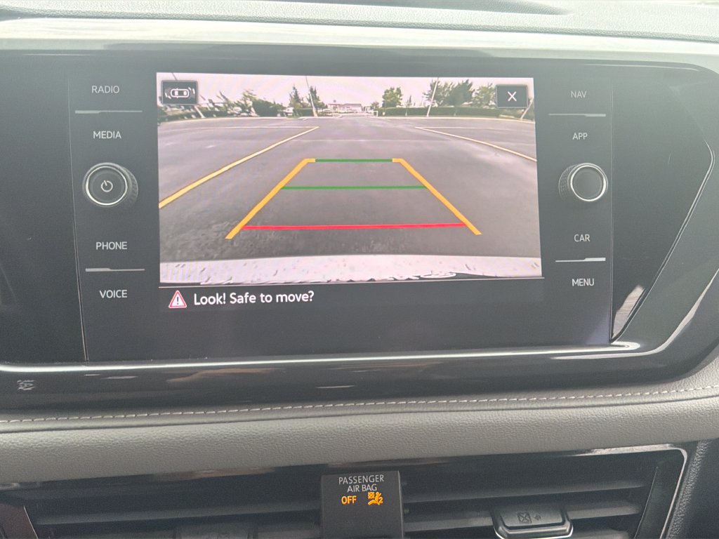 Certified 2022 Volkswagen Taos SEL AWD/4WD image 17