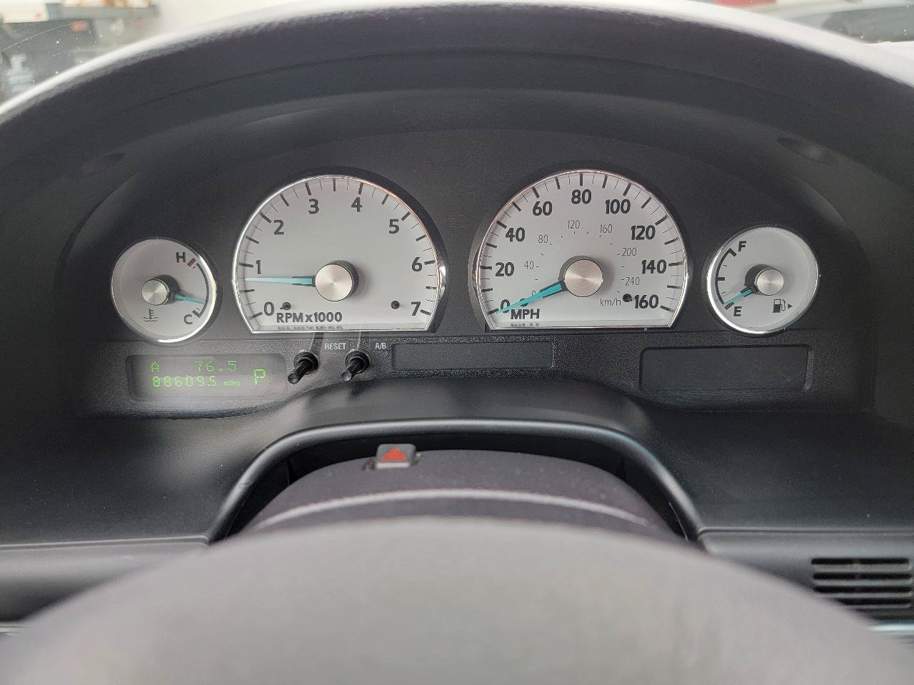 Used 2004 Ford Thunderbird RWD image 38