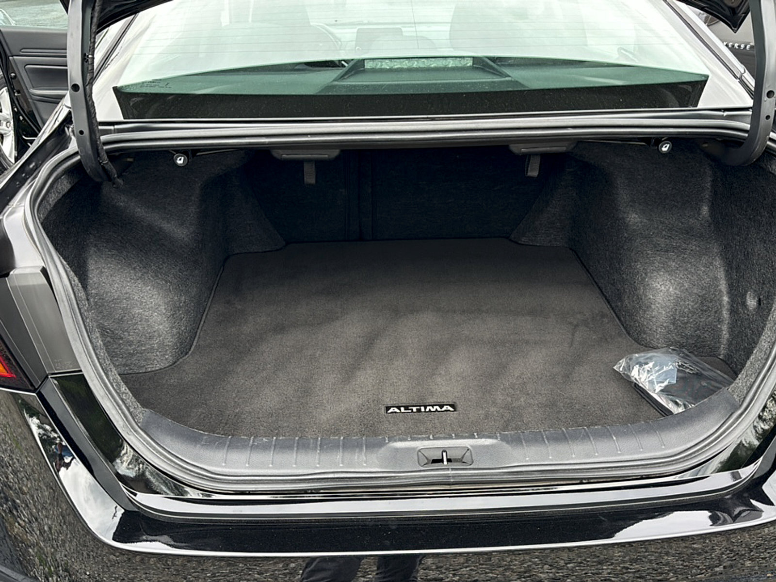 Used 2025 Nissan Altima 2.5 SV FWD image 20