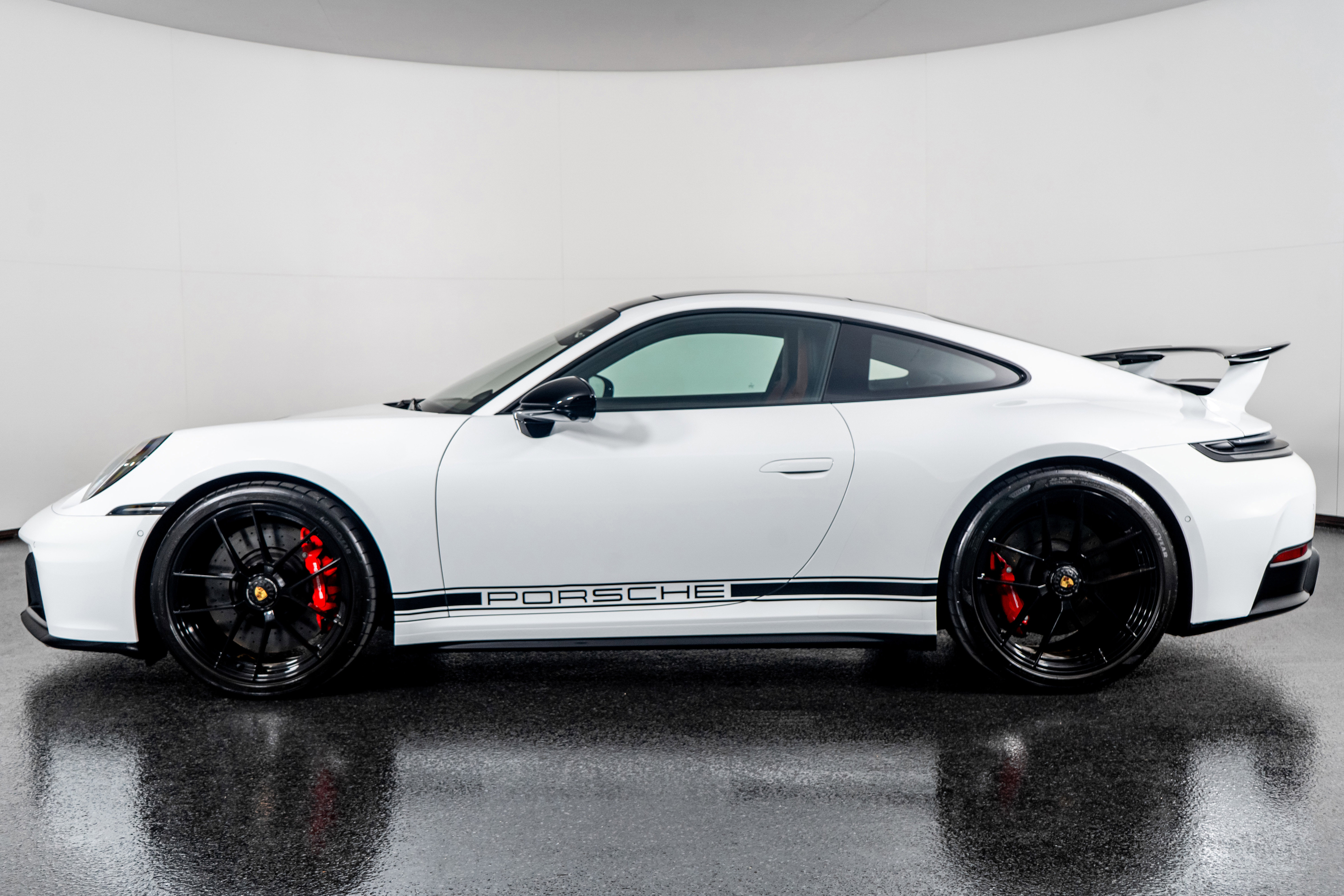 Used 2025 Porsche 911 Carrera GTS w/ Premium Package image 17