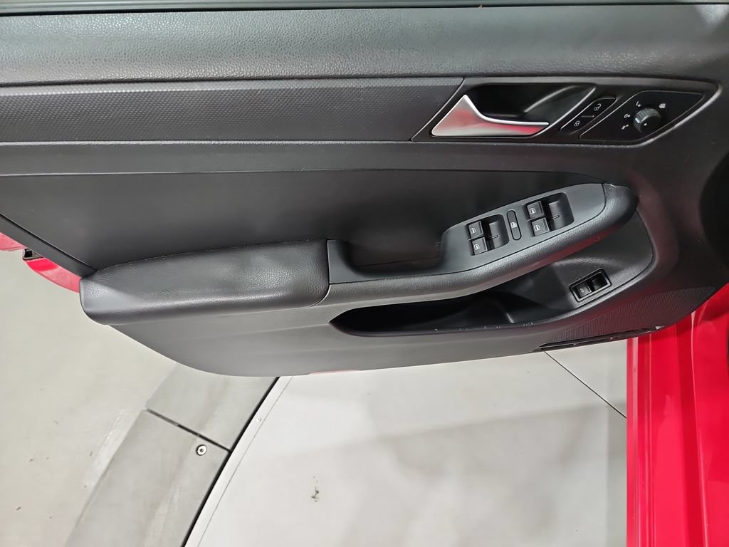 Used 2014 Volkswagen Jetta SE FWD image 10