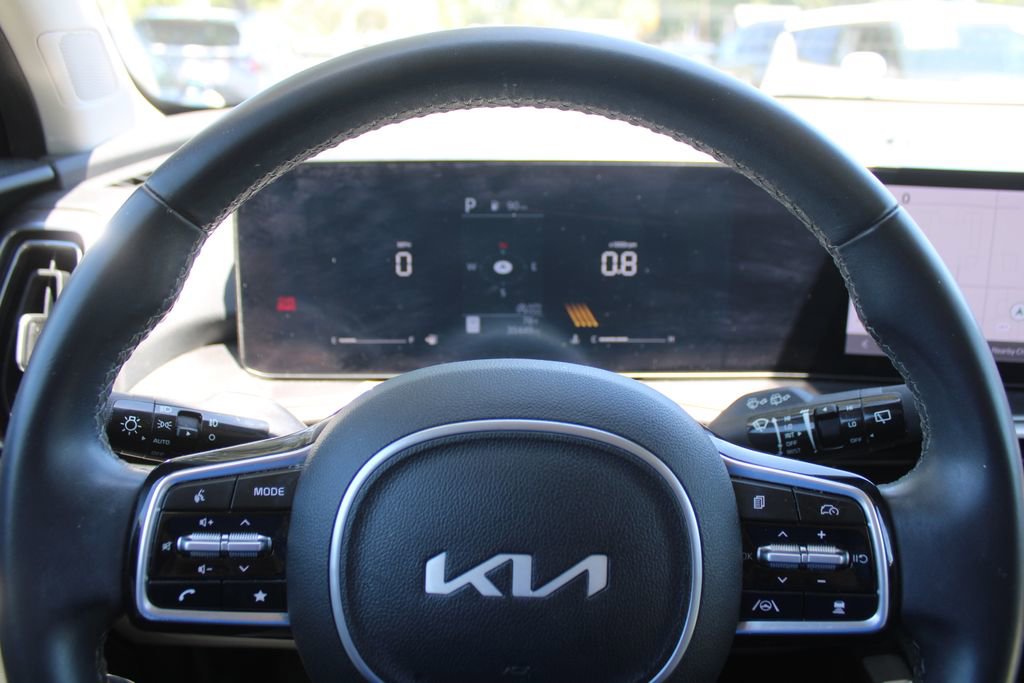 Certified 2024 Kia Sorento EX w/ Panoramic Sunroof Package FWD image 27