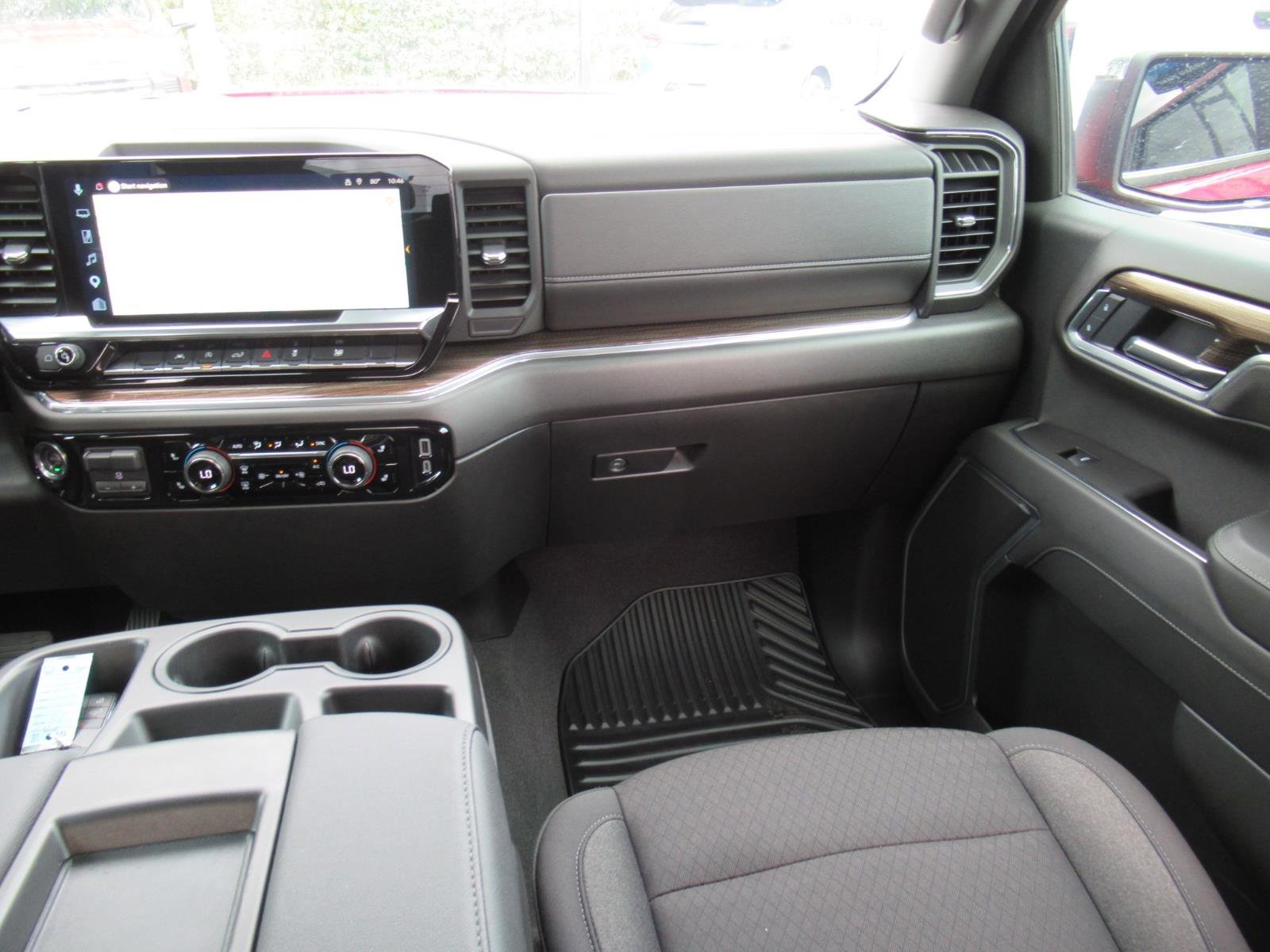 Used 2025 Chevrolet Silverado 1500 LT AWD/4WD image 15