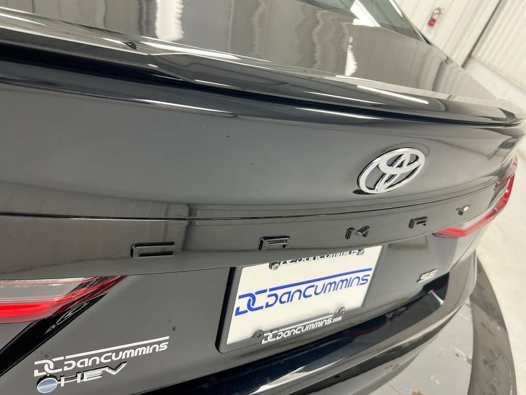 Used 2025 Toyota Camry SE w/ Convenience Package FWD image 25