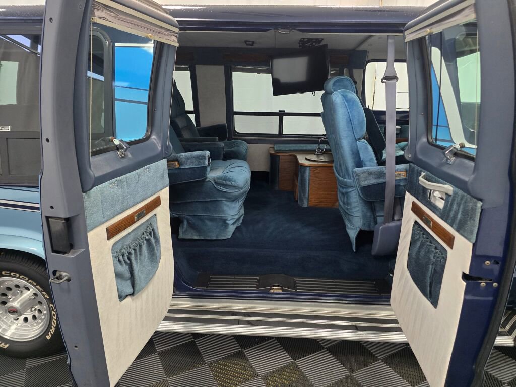 Used 1991 Dodge B2500 image 73