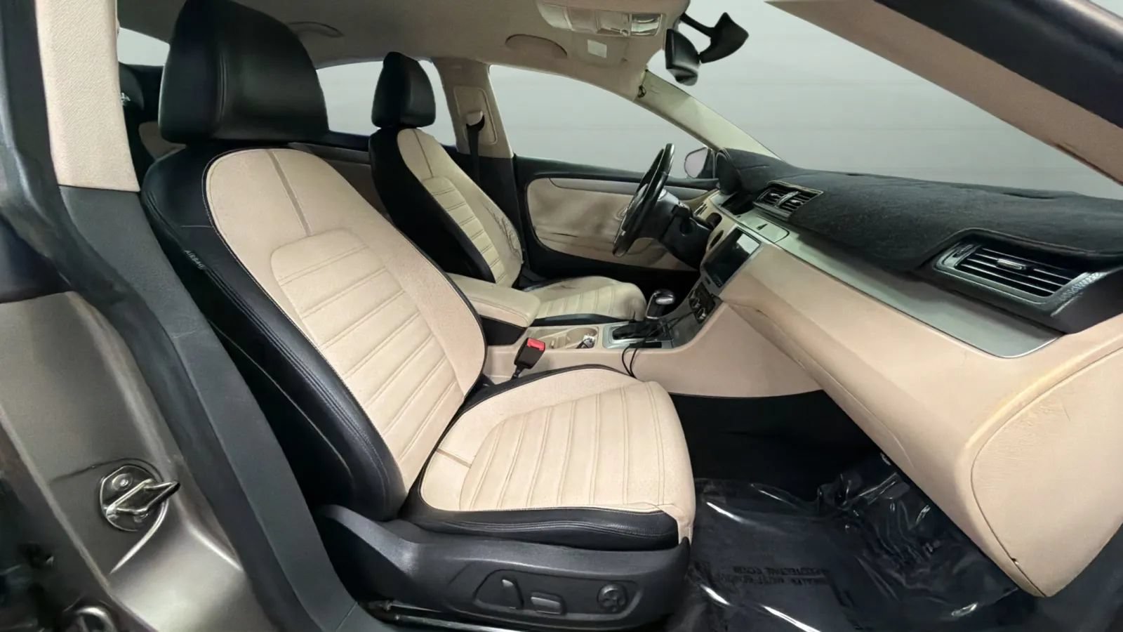 Used 2010 Volkswagen CC Sport FWD image 19