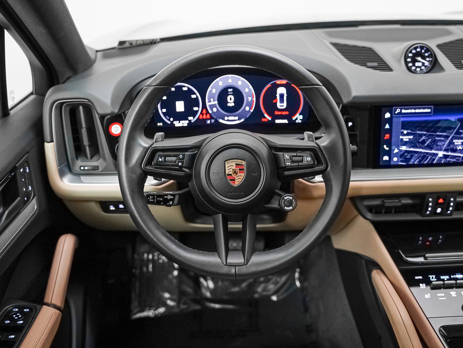 Used 2025 Porsche Cayenne Coupe image 15