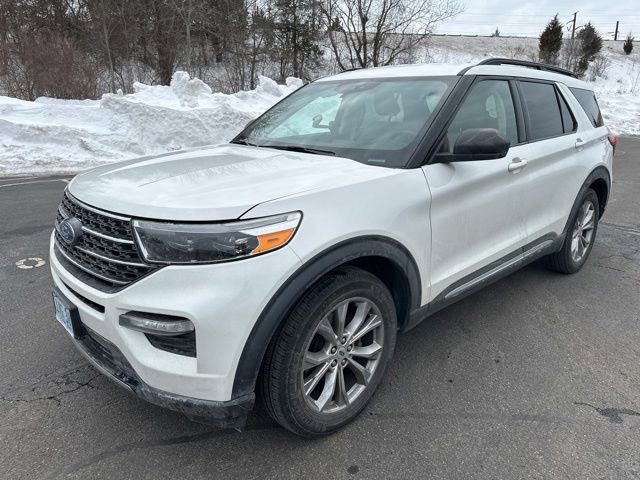 Used 2020 Ford Explorer XLT w/ Equipment Group 202A image 2
