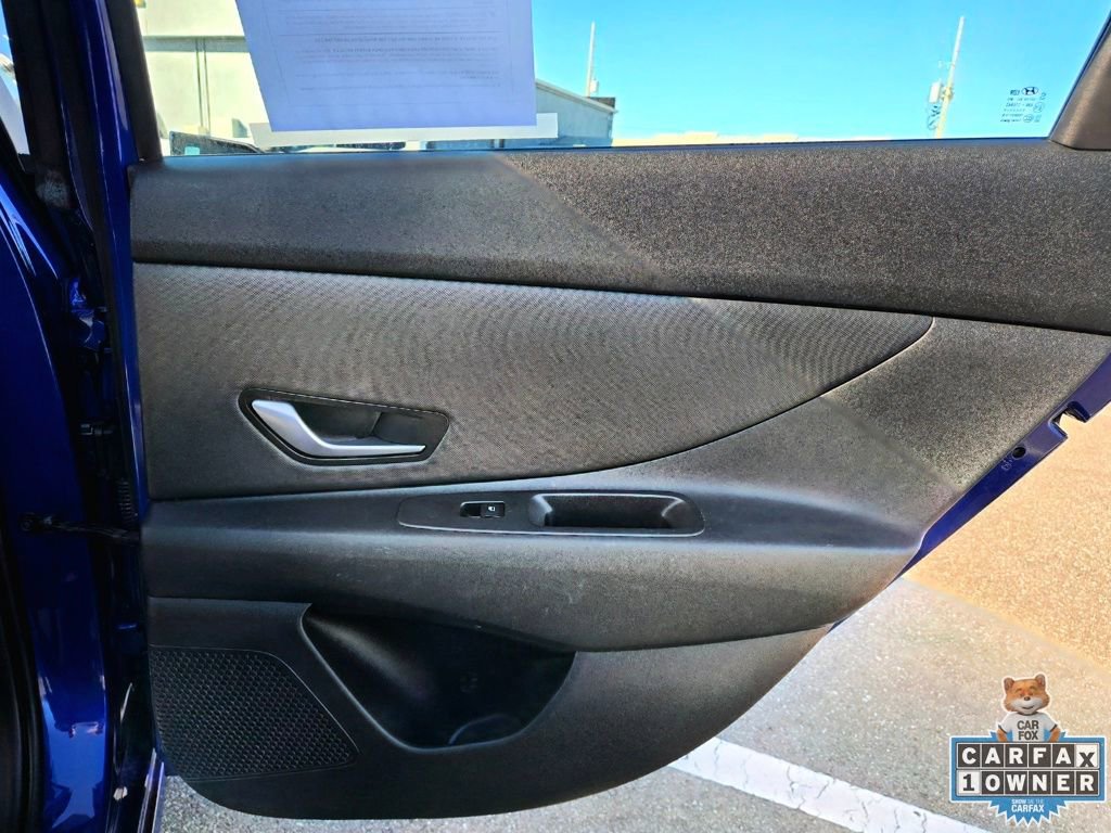 Used 2023 Hyundai Elantra Limited image 42