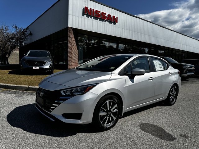 New 2025 Nissan Versa SV w/ Trunk Package